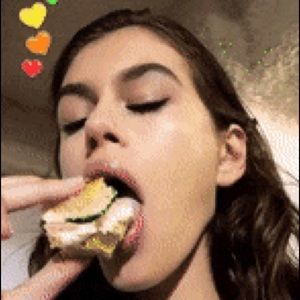 Meet your Posher, Daniela